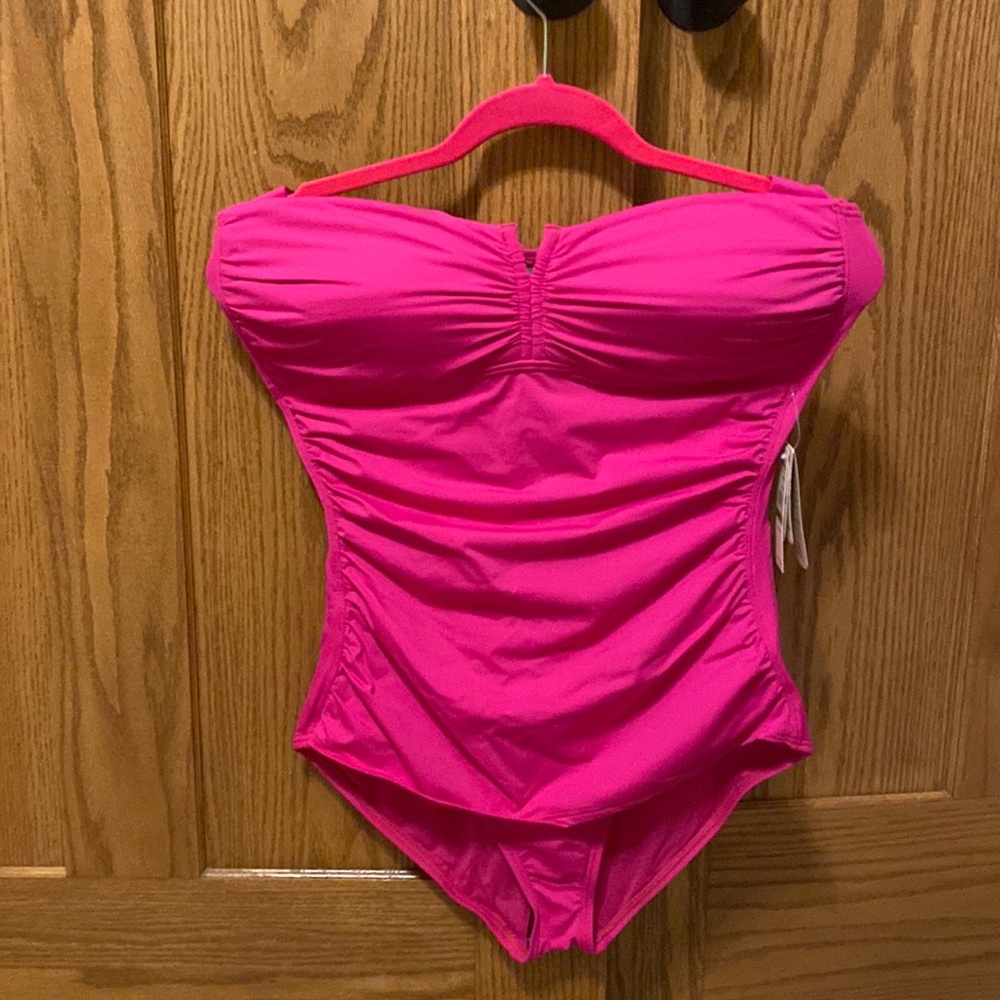 NWT Tommy Bahama women’s bathing suit size 14
